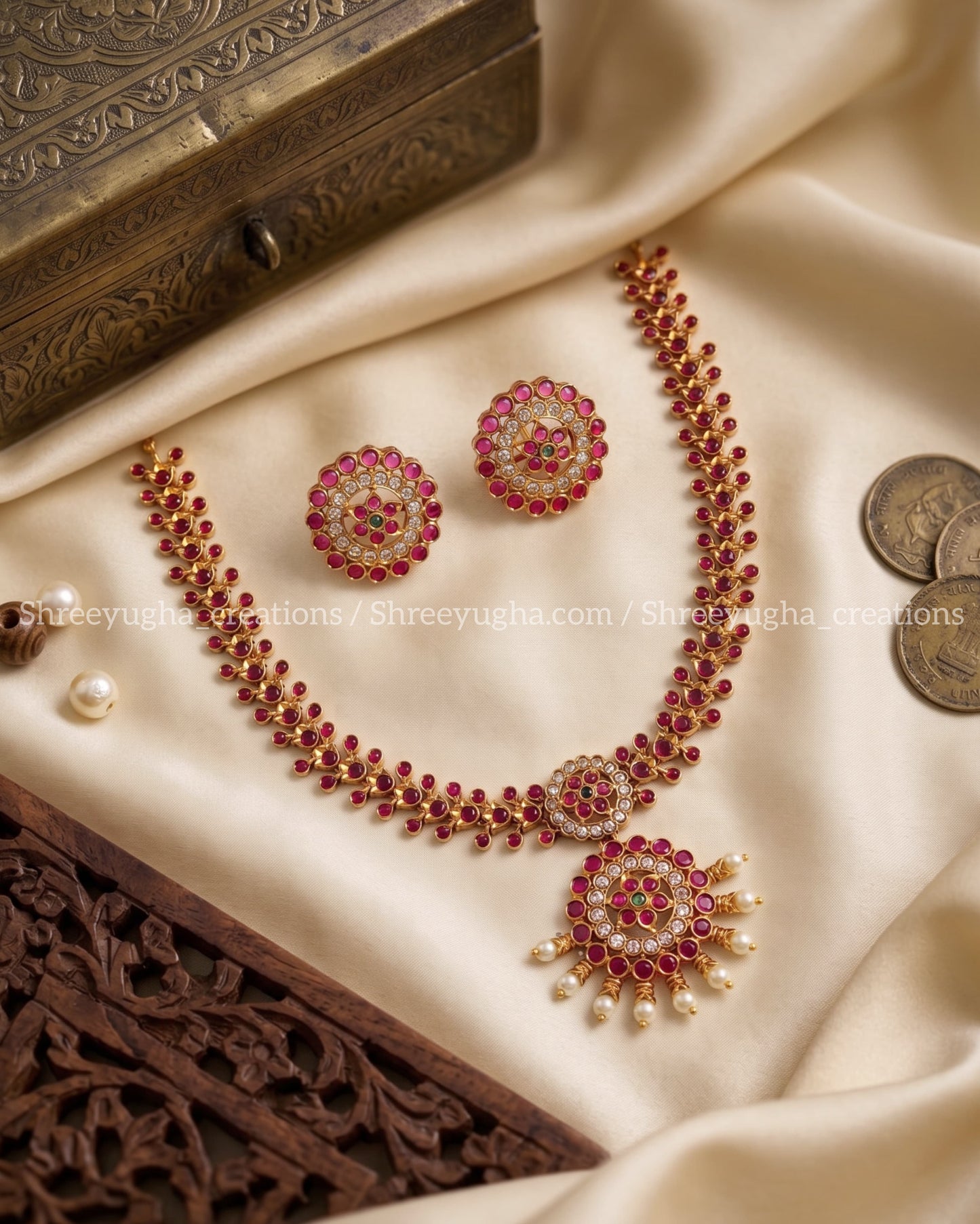 Premium traditional necklace with earrings