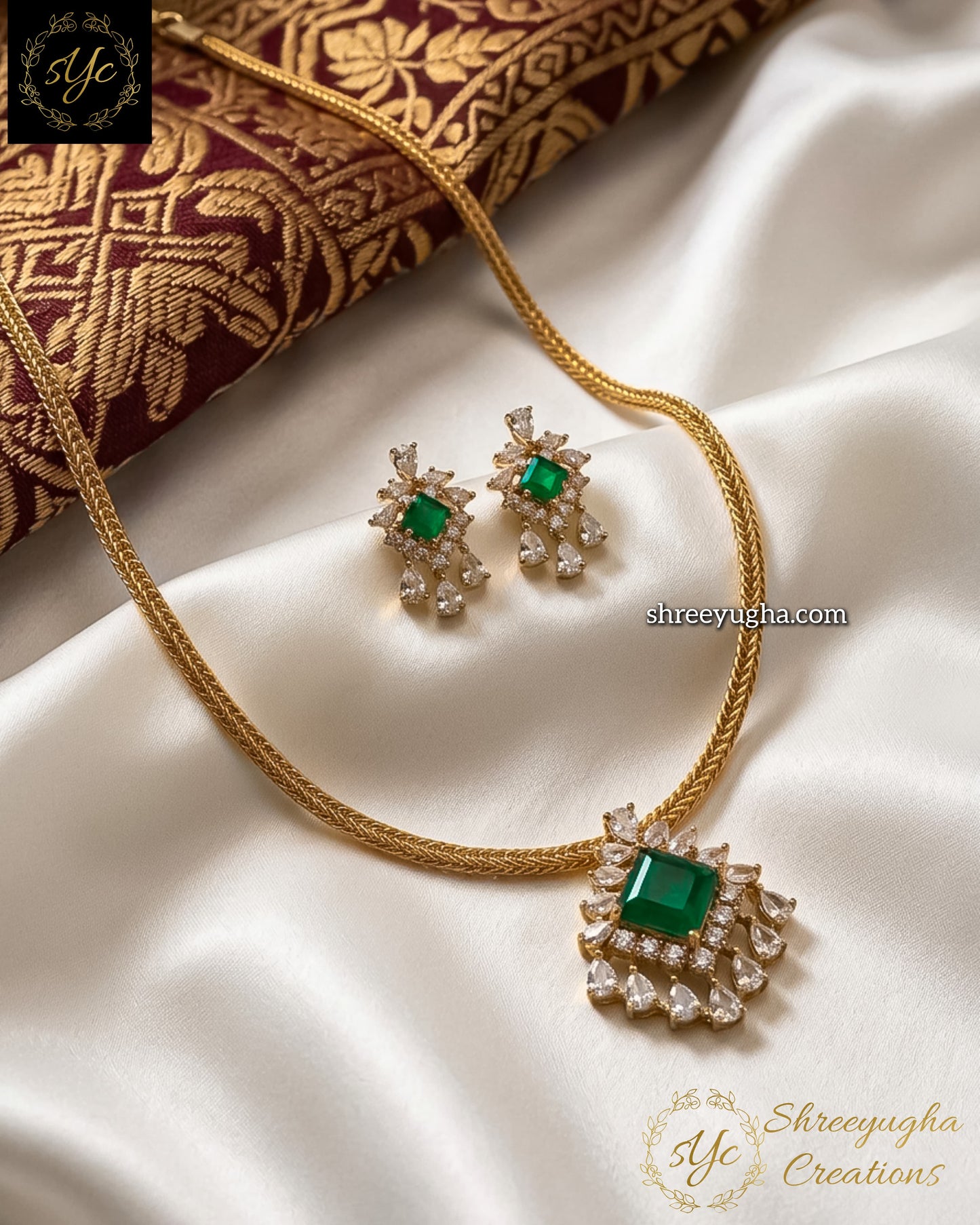 Minimal Emerald necklace with earrings