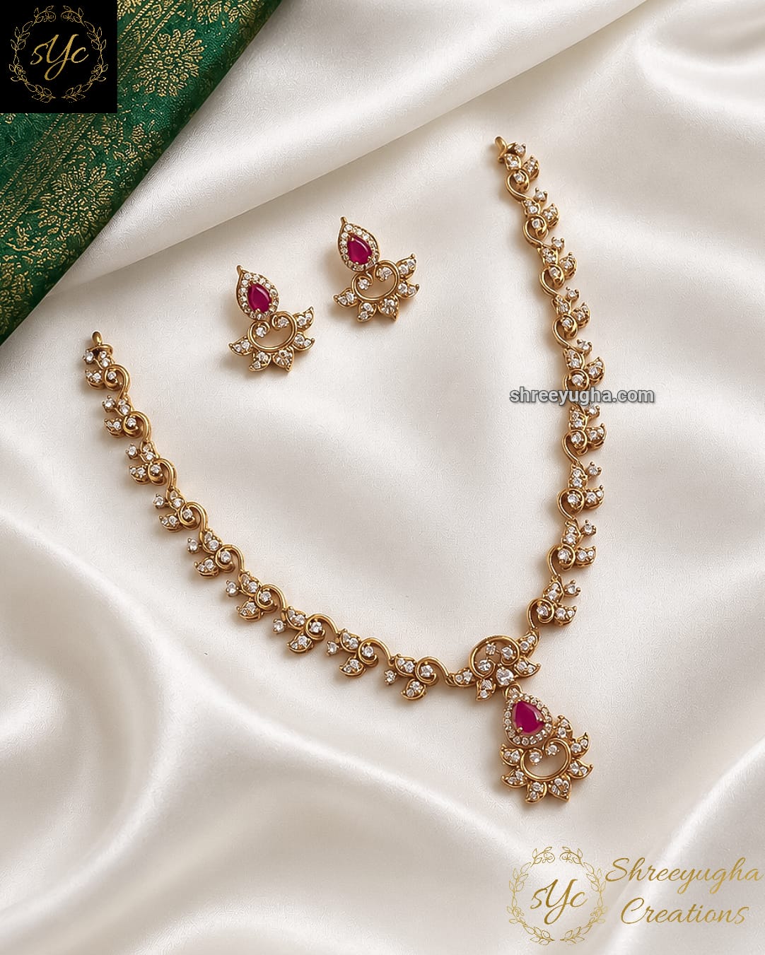 Dazzling ruby and emerald neckset