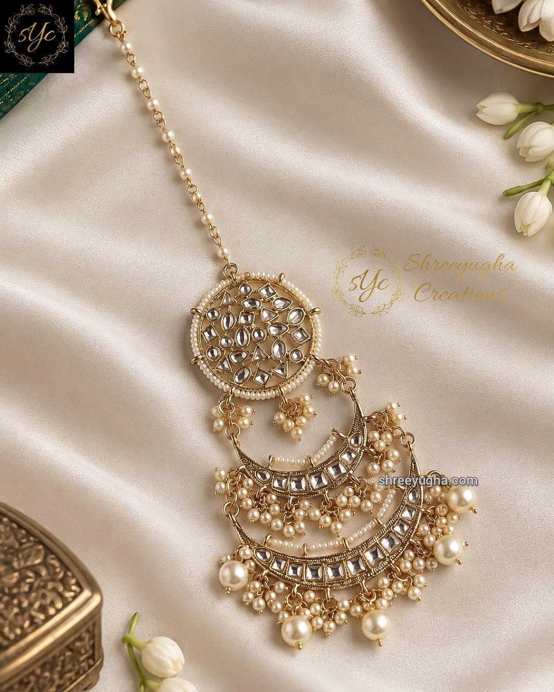 Kundan stone maang tikka