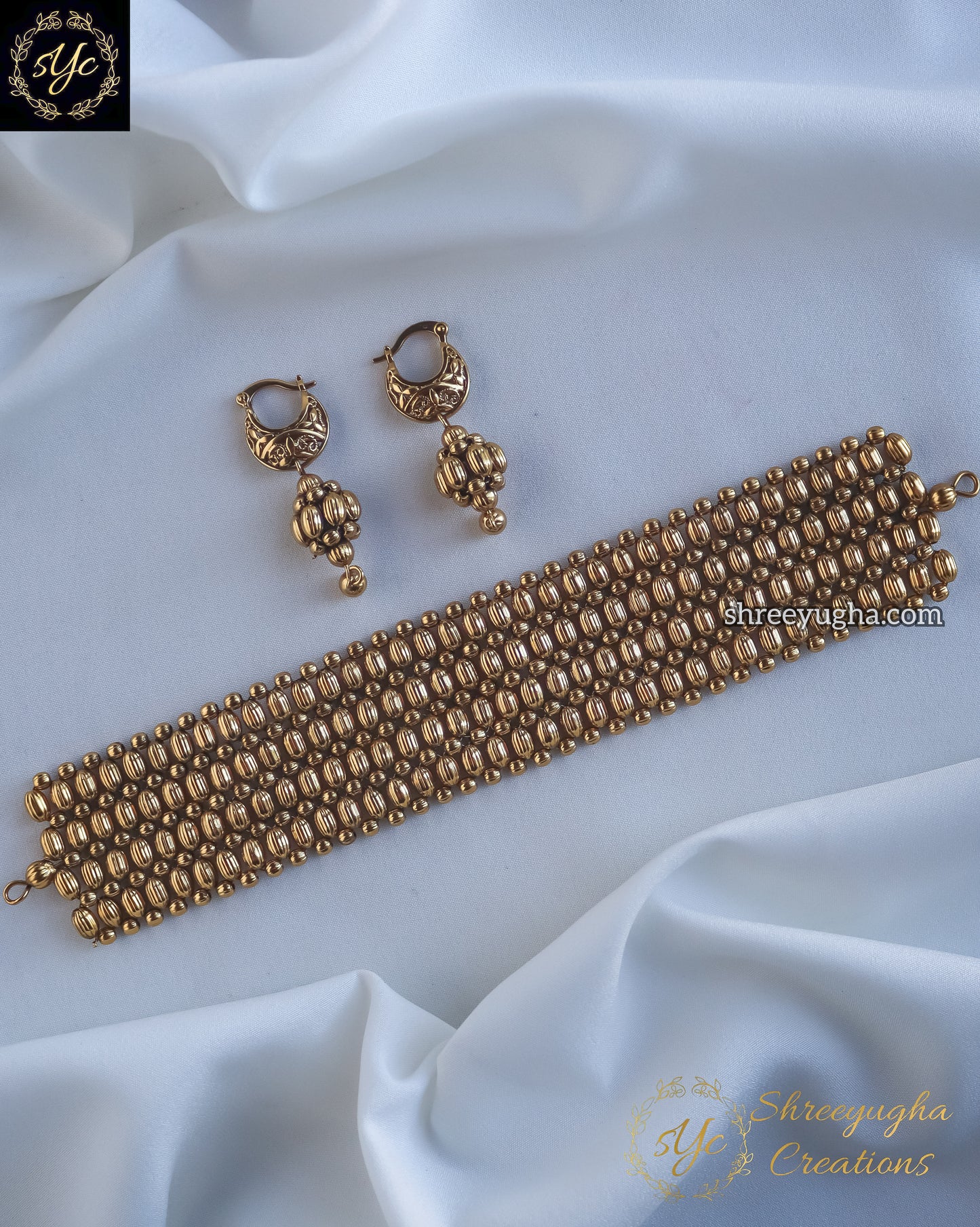 Classy gold choker & hoop earrings