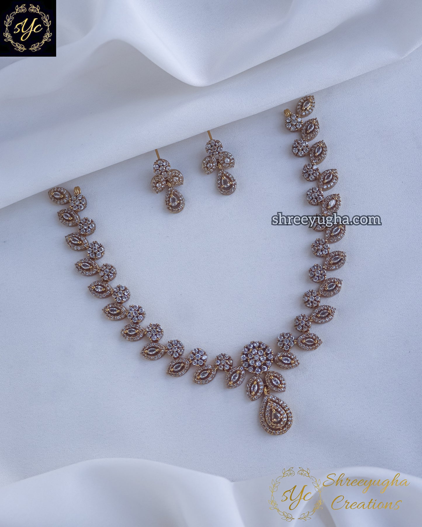 Charming diamond necklace with earrings