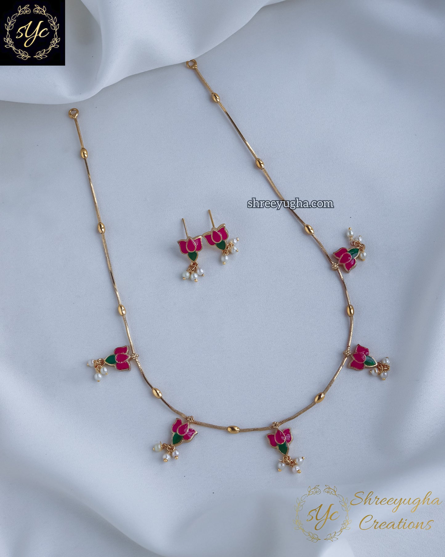 Minimal lotus necklace with earrings