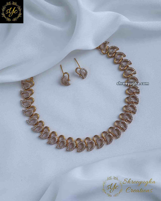 Dazzling cute diamond neckset