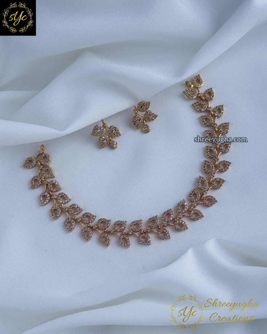 Beautiful leaf diamond neckset