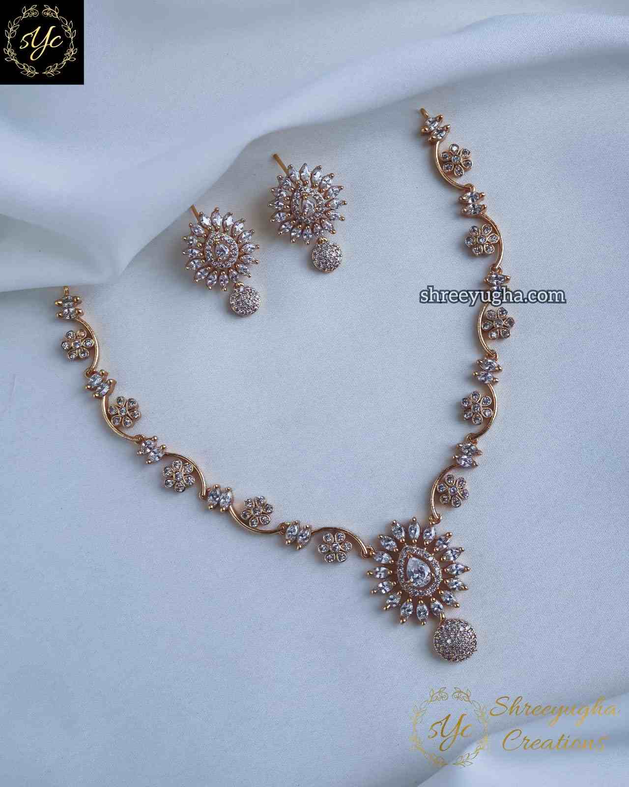 Premium flower diamond necklace with earrings