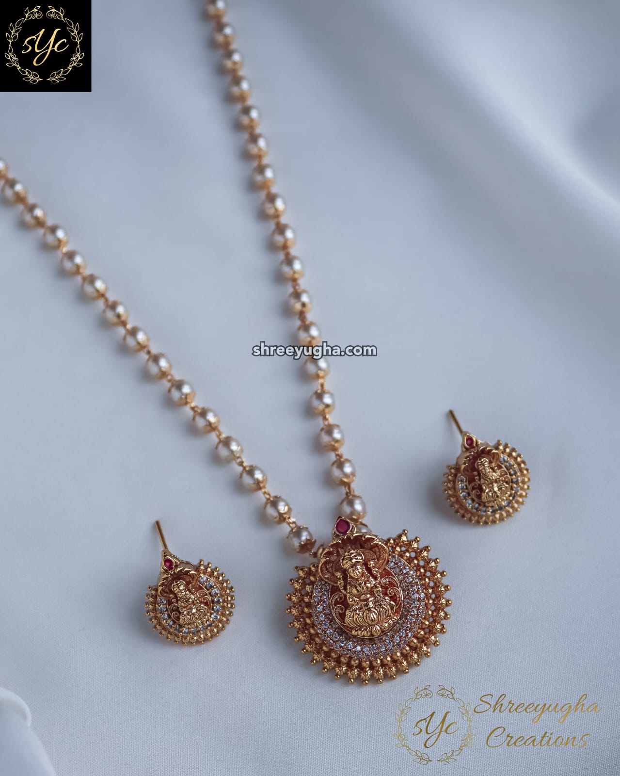 Lakshmi pendent with long pearl chain