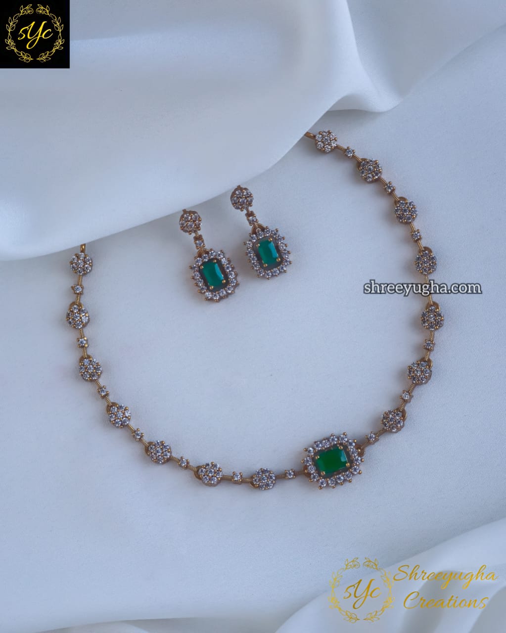 Simple & cute Emerald neckset