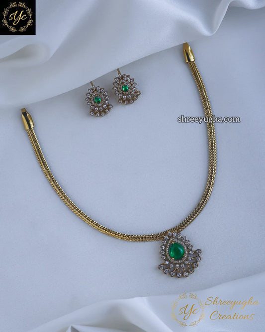 Dazzling Emerald & Diamond neckset