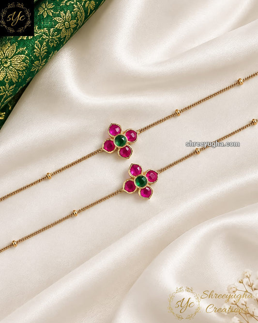 Pretty daily wear flower anklet