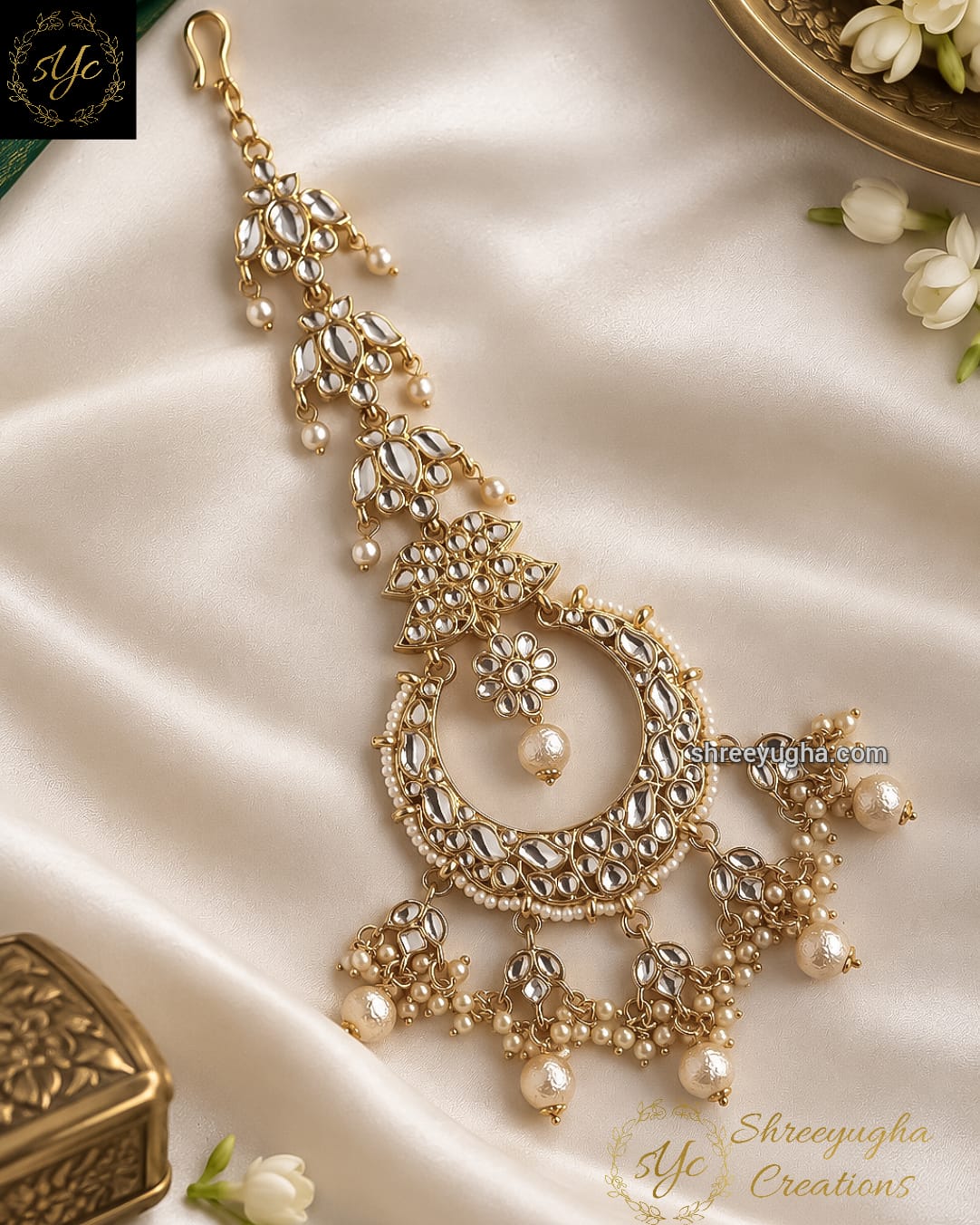 Kundan stone maang tikka