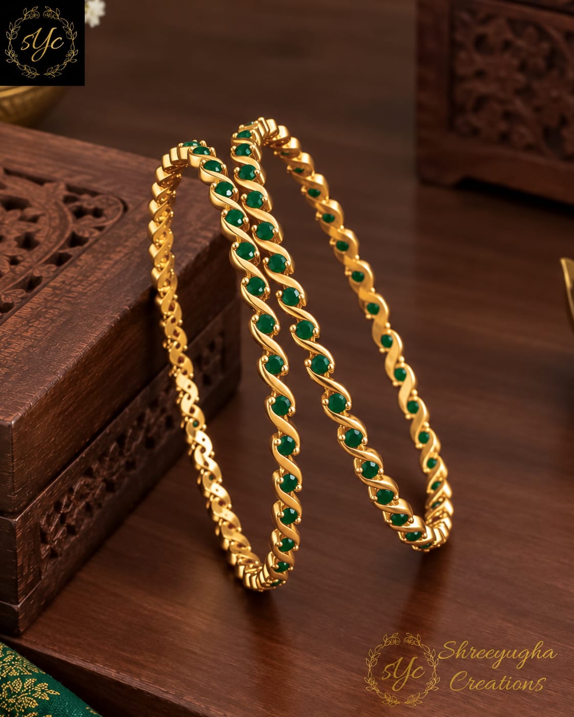 Vamika emerald bangles