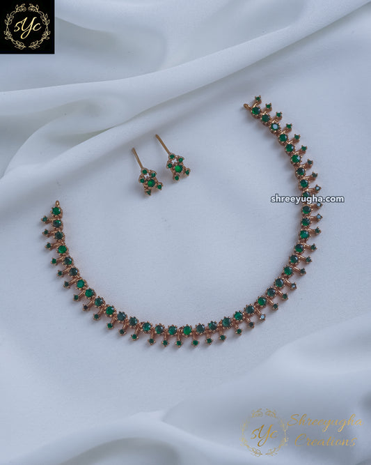 Minimal Ruby, Emerald neckset