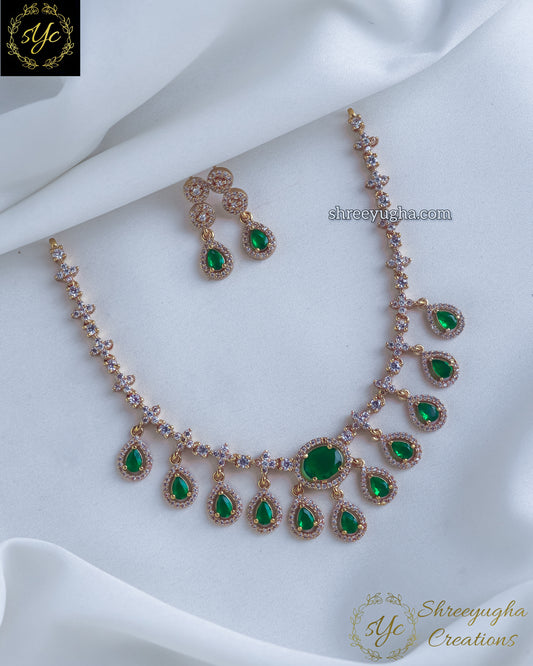Tear drop emerald neckset